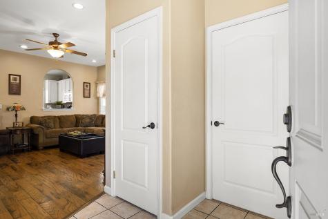 34 W Brookside Drive Cloverdale CA 95425