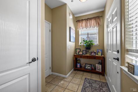 34 W Brookside Drive Cloverdale CA 95425