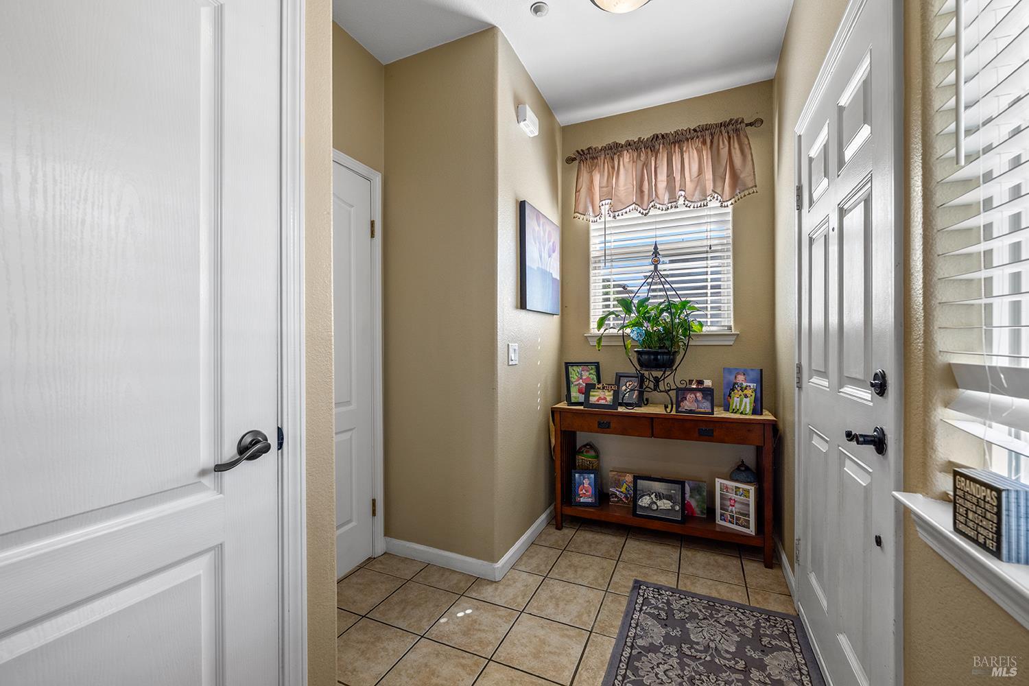 34 W Brookside Drive Cloverdale CA 95425