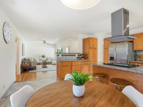 5 Eastside Circle Petaluma CA 94954