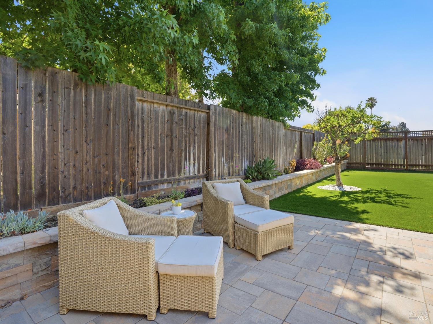 5 Eastside Circle Petaluma CA 94954
