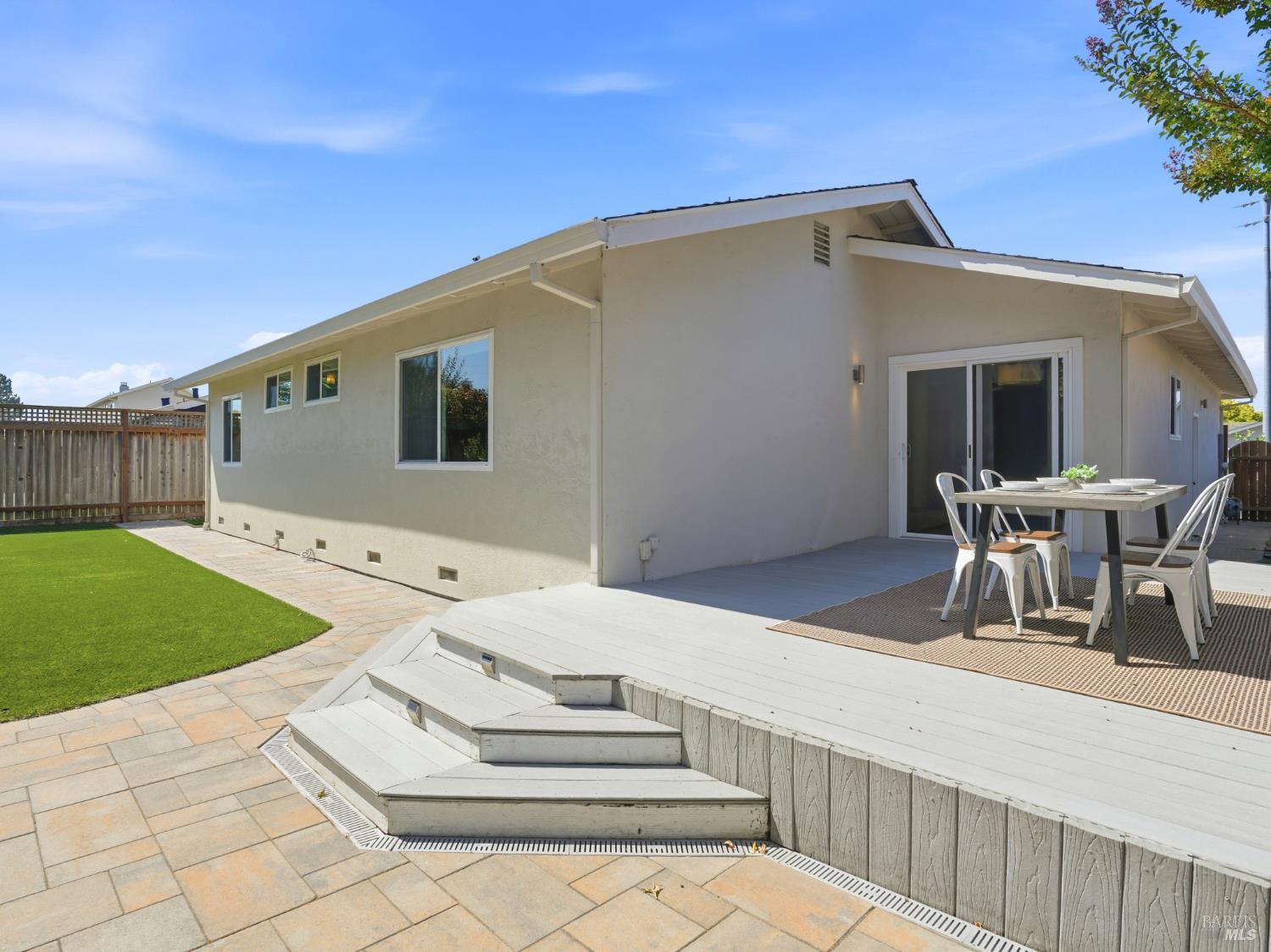 5 Eastside Circle Petaluma CA 94954