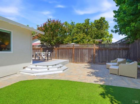 5 Eastside Circle Petaluma CA 94954