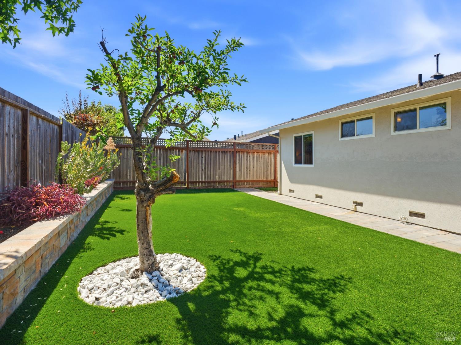 5 Eastside Circle Petaluma CA 94954