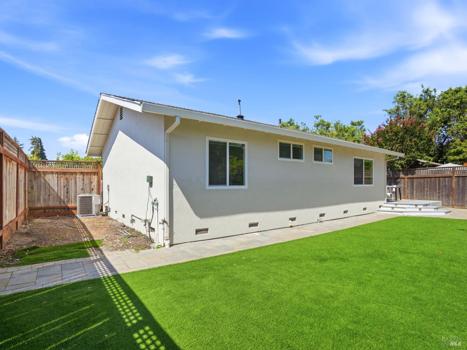 5 Eastside Circle Petaluma CA 94954