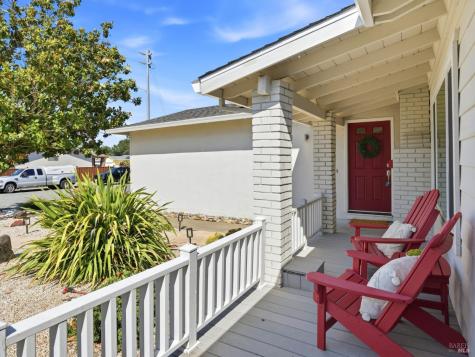 5 Eastside Circle Petaluma CA 94954