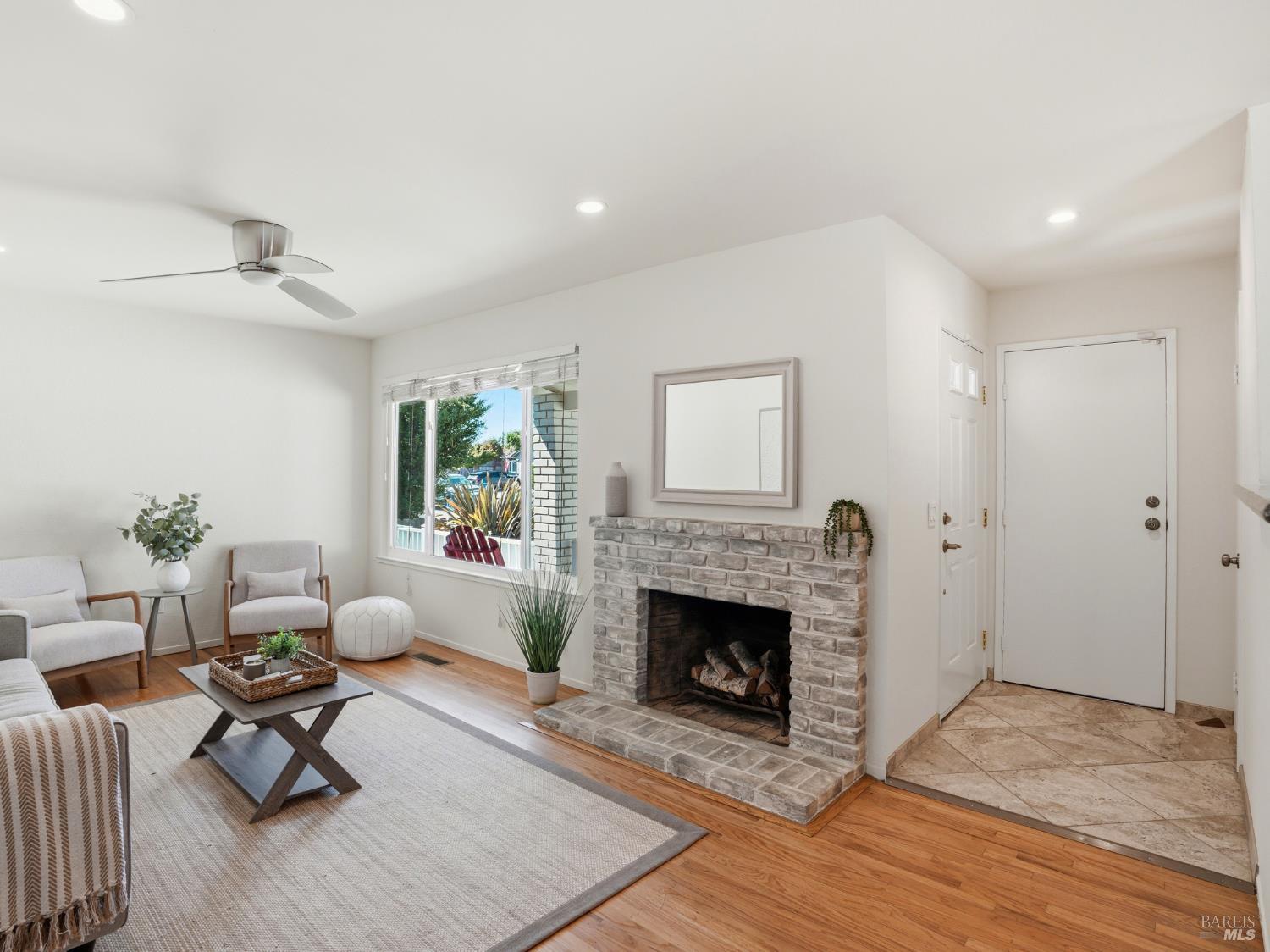 5 Eastside Circle Petaluma CA 94954
