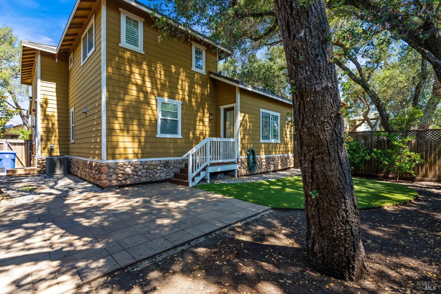 1357 Magnolia Avenue St. Helena CA 94574