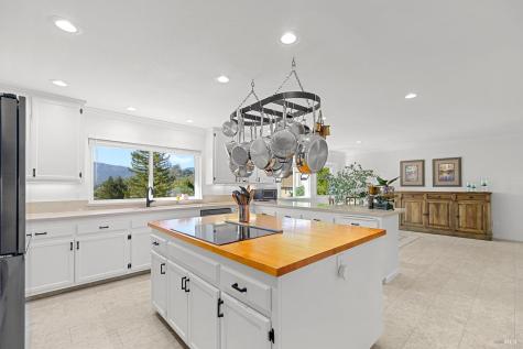 10 Santa Yorma Court Novato CA 94945