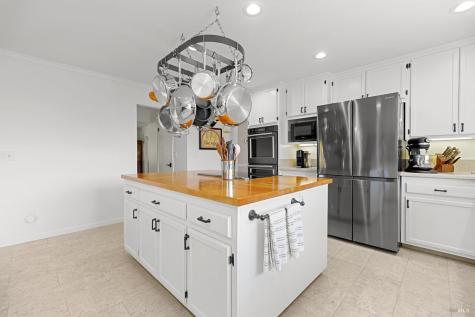 10 Santa Yorma Court Novato CA 94945