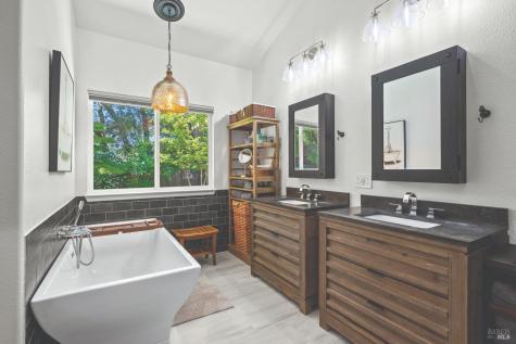 132 Renz Lane Geyserville CA 95441
