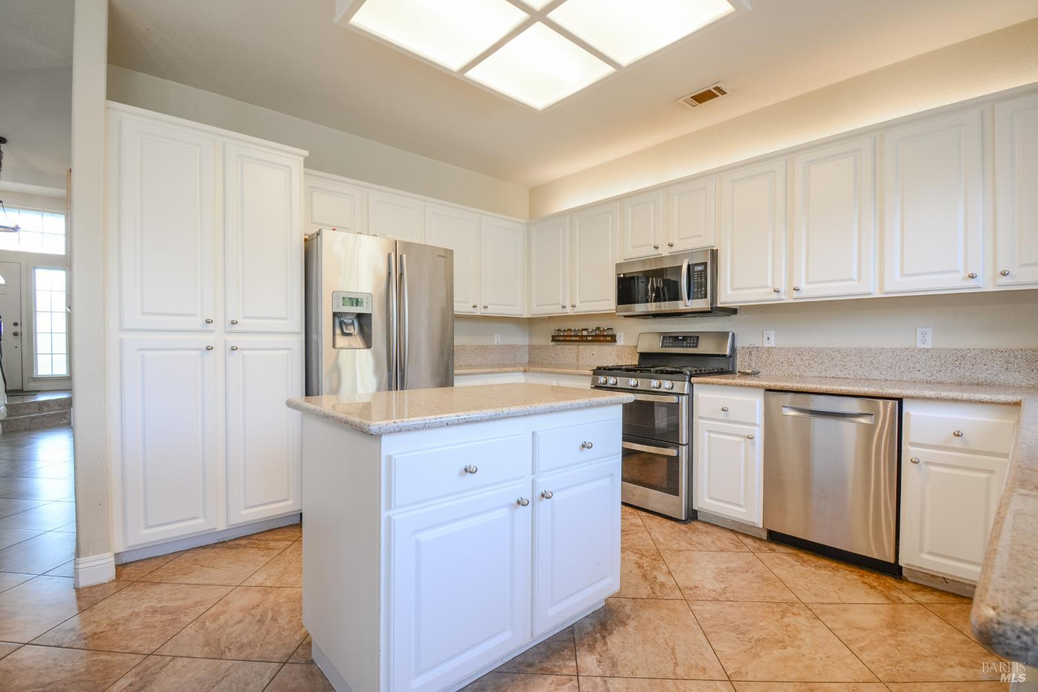 740 Alexander Drive Dixon CA 95620
