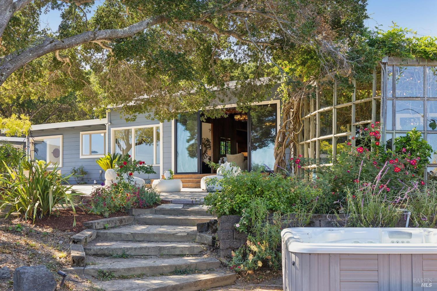 150 W Oak Knoll Drive San Anselmo CA 94960