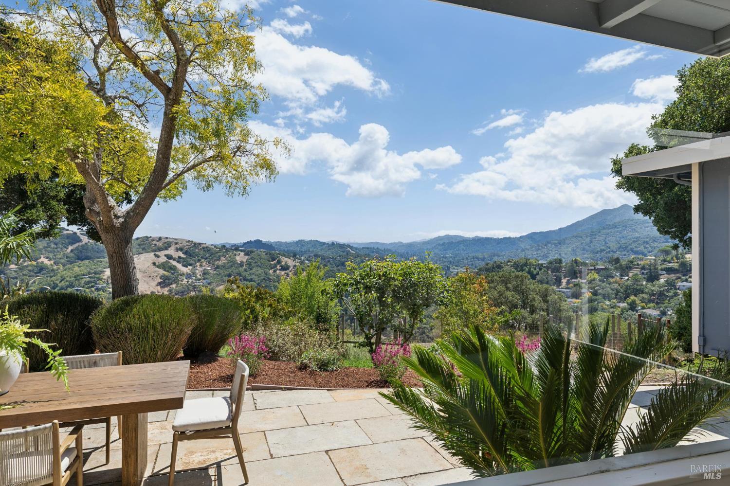 150 W Oak Knoll Drive San Anselmo CA 94960
