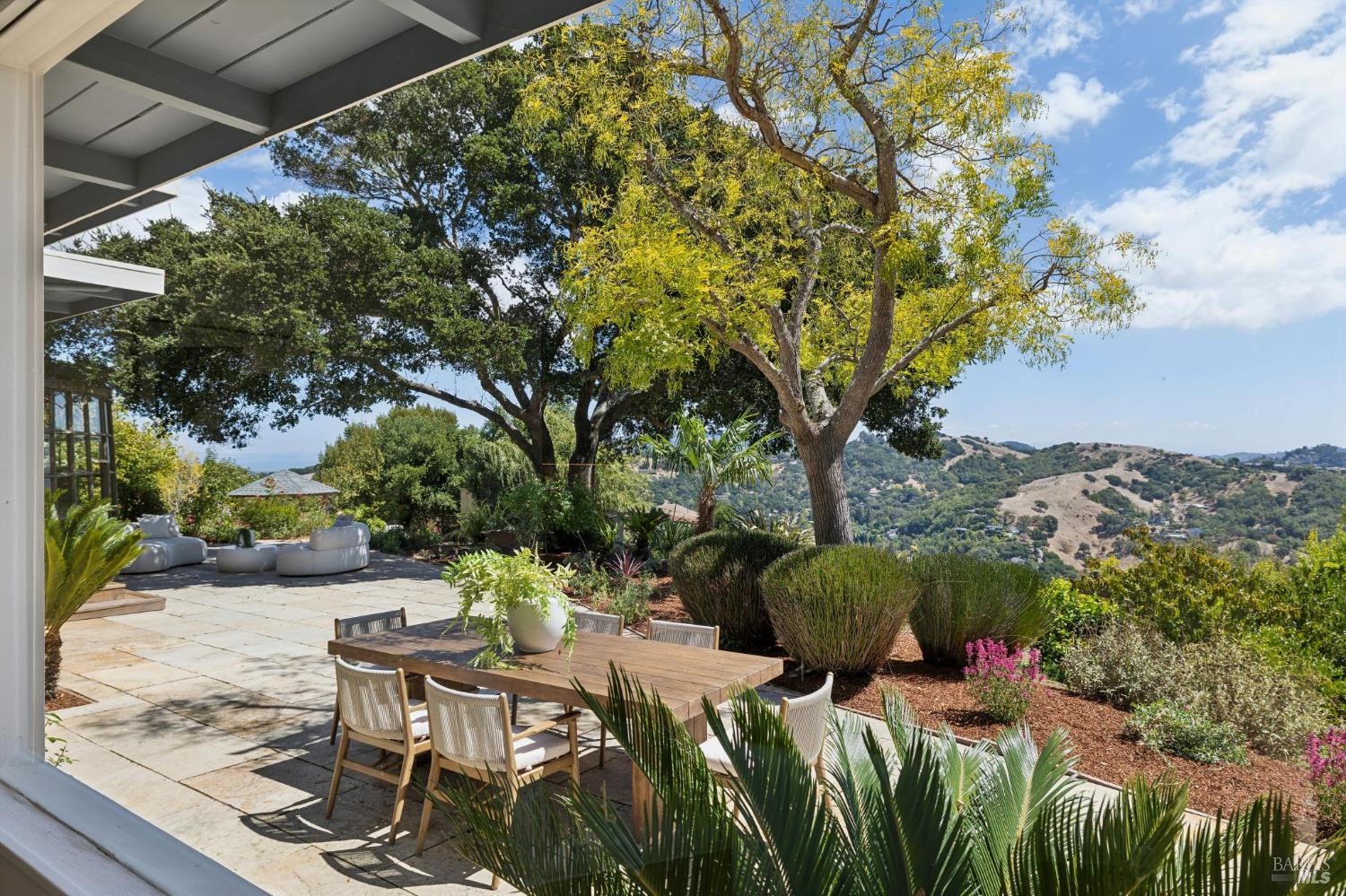 150 W Oak Knoll Drive San Anselmo CA 94960