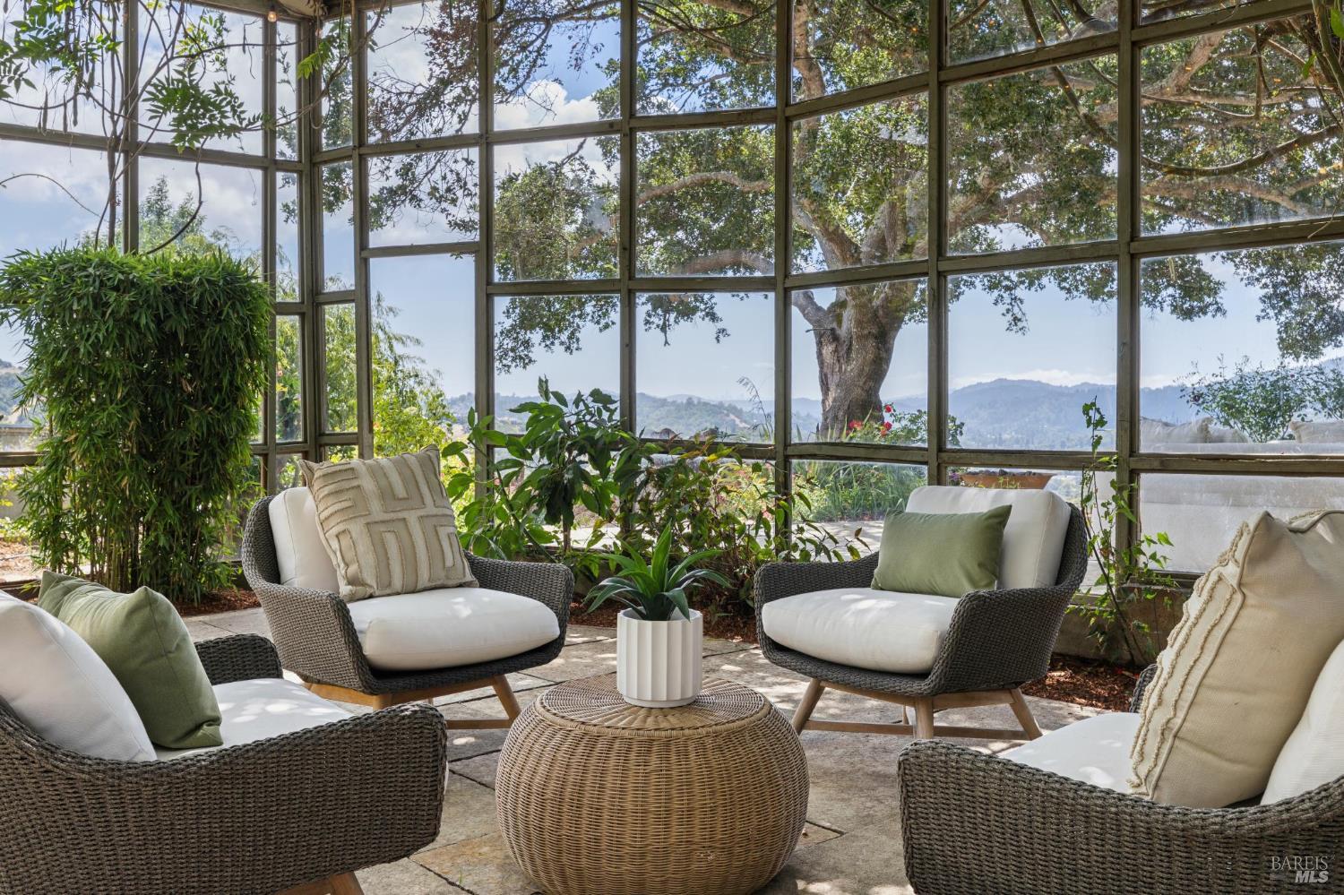 150 W Oak Knoll Drive San Anselmo CA 94960