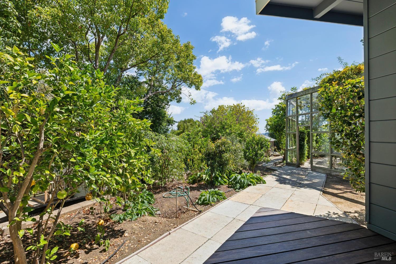 150 W Oak Knoll Drive San Anselmo CA 94960