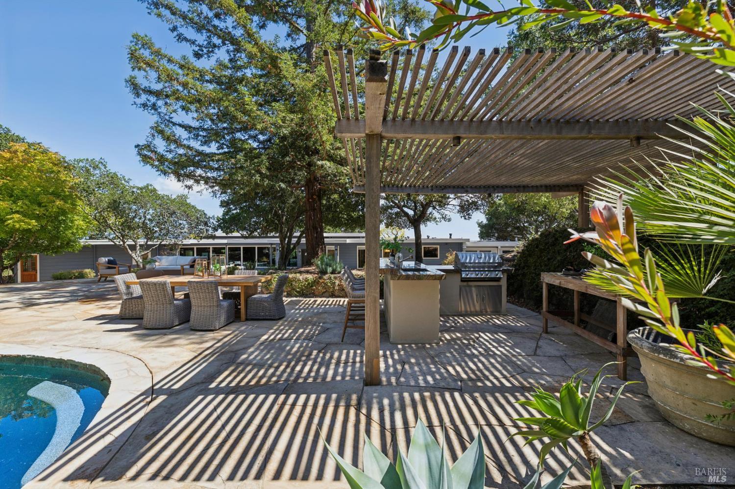 150 W Oak Knoll Drive San Anselmo CA 94960