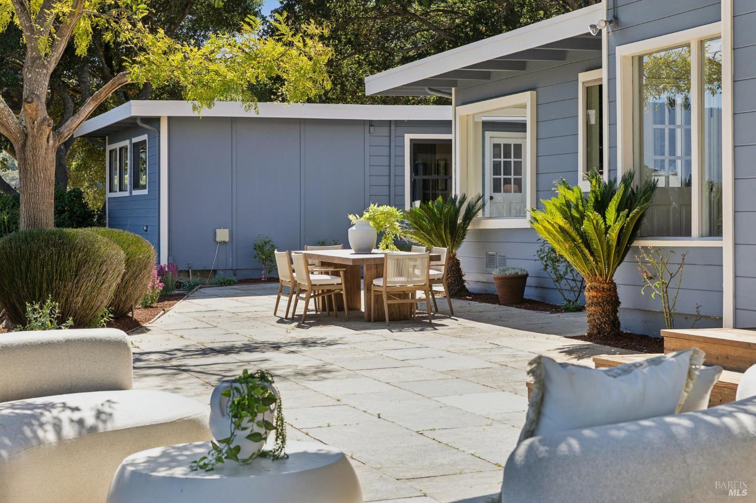 150 W Oak Knoll Drive San Anselmo CA 94960