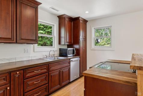150 W Oak Knoll Drive San Anselmo CA 94960