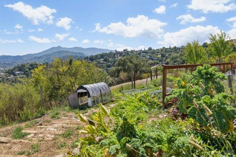 150 W Oak Knoll Drive San Anselmo CA 94960