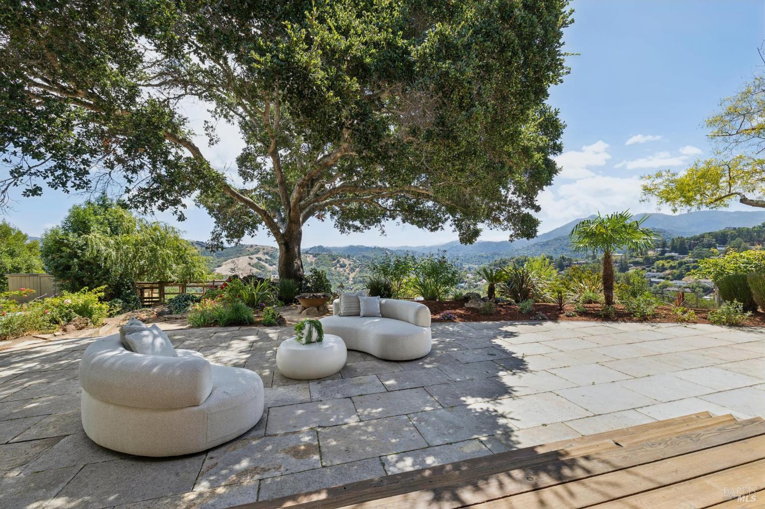 150 W Oak Knoll Drive San Anselmo CA 94960