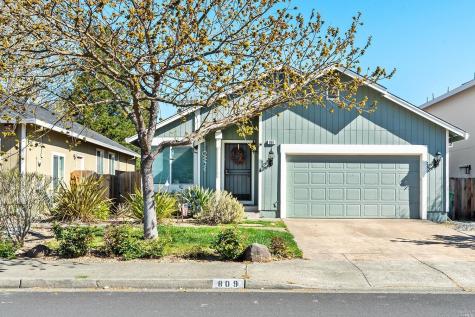809 Bond Place Windsor CA 95492