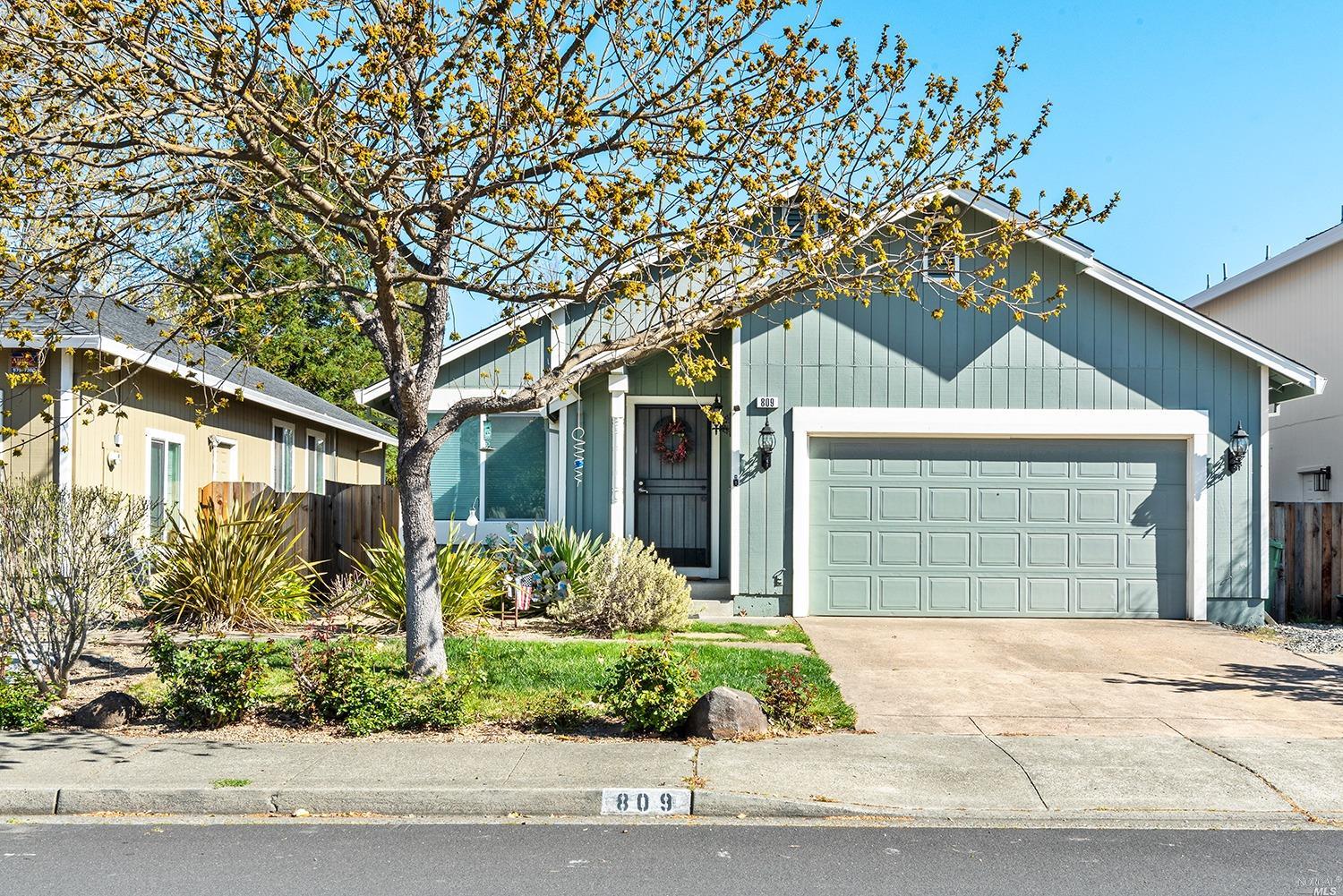 809 Bond Place Windsor CA 95492