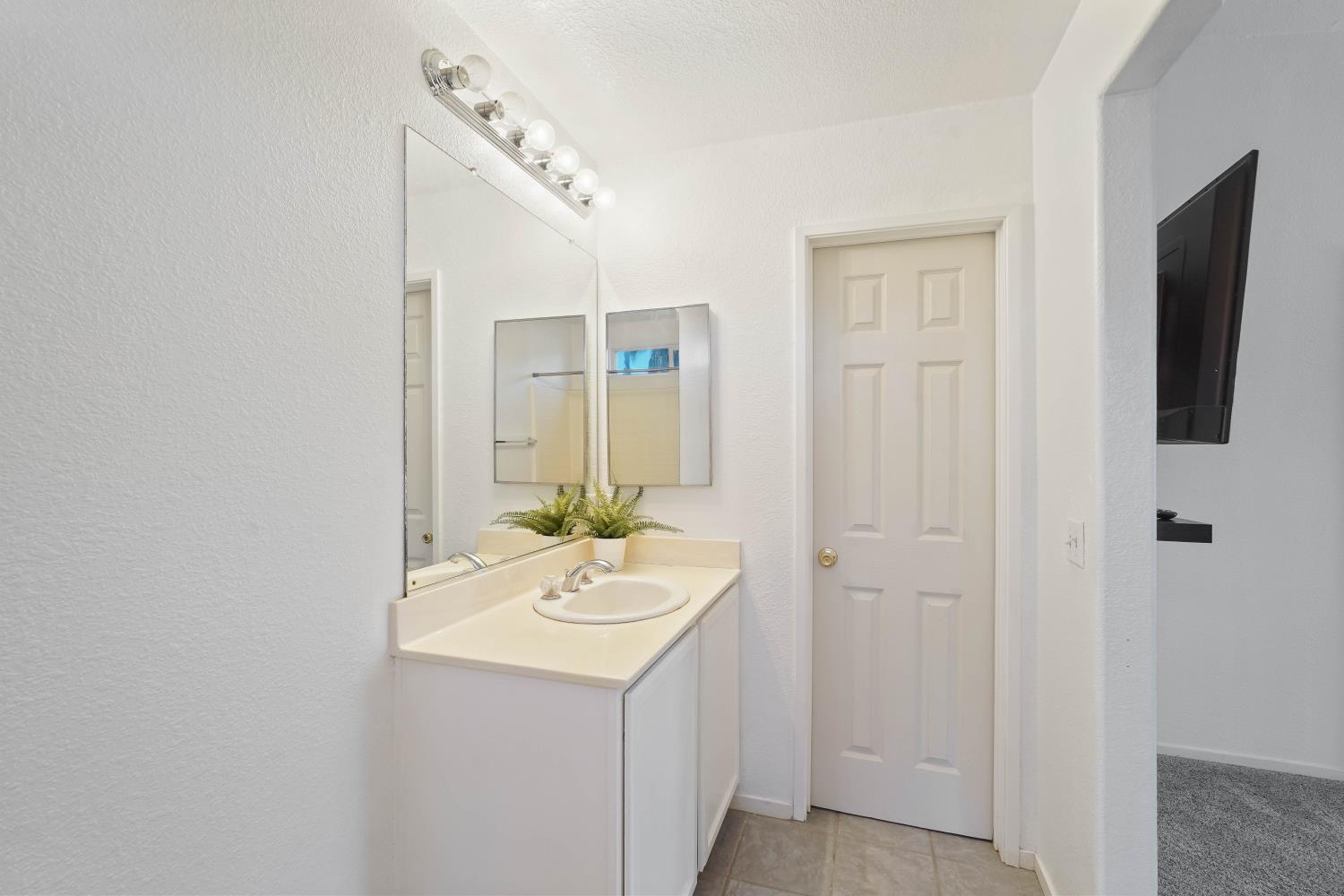 10730 Ivoryton Way Mather CA 95655