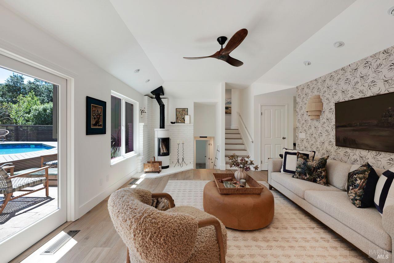 1100 Sunnyside Drive Healdsburg CA 95448