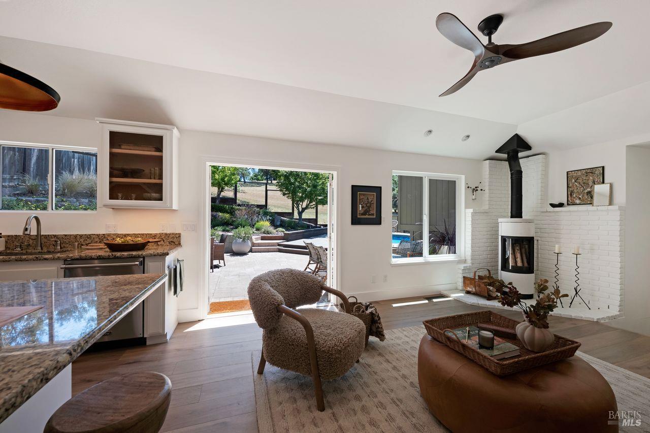 1100 Sunnyside Drive Healdsburg CA 95448