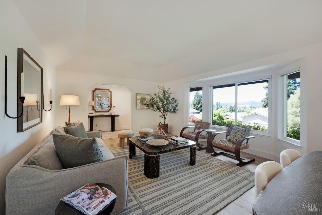 1100 Sunnyside Drive Healdsburg CA 95448