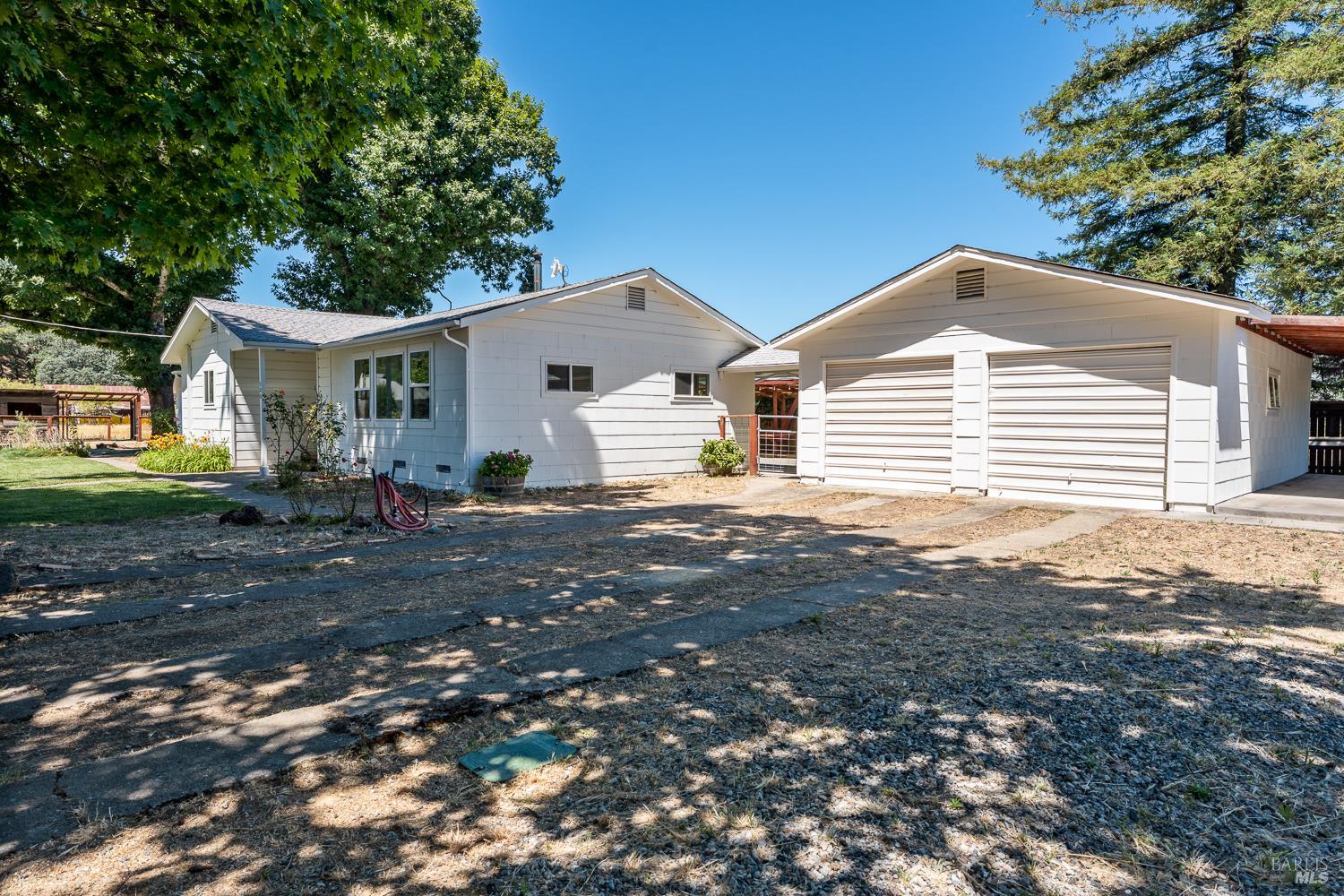 300 Bradford Lane Hopland CA 95449