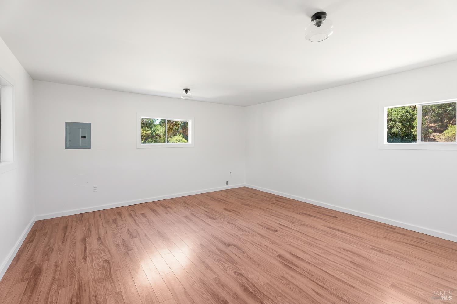 300 Bradford Lane Hopland CA 95449