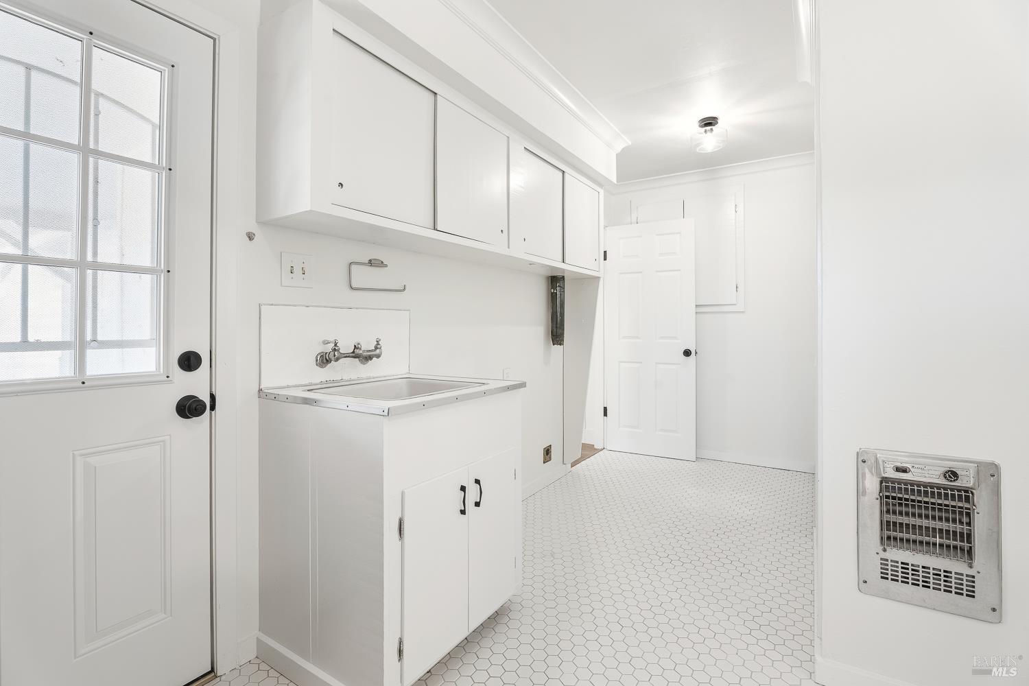 300 Bradford Lane Hopland CA 95449