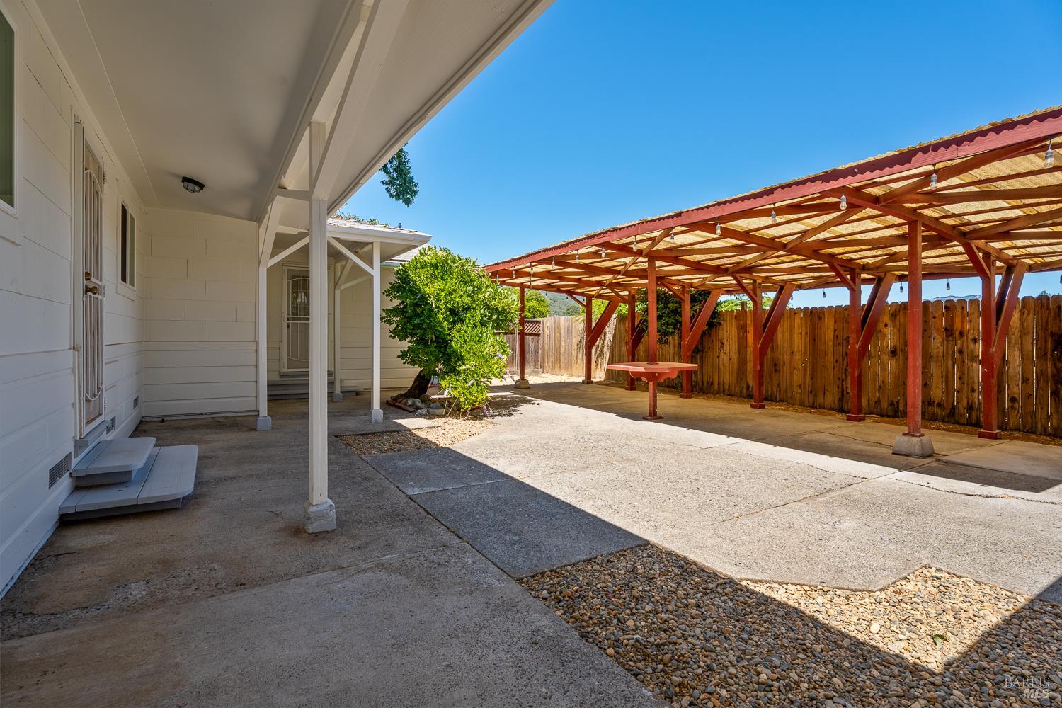 300 Bradford Lane Hopland CA 95449