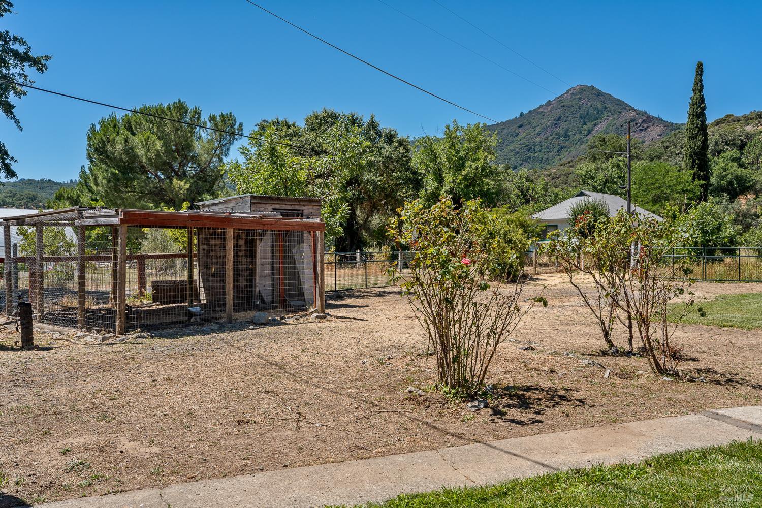 300 Bradford Lane Hopland CA 95449