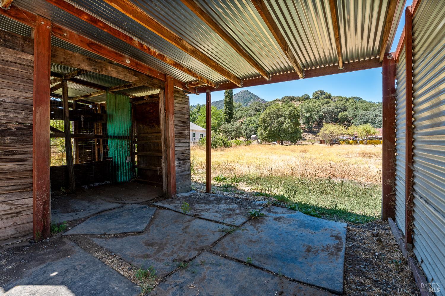 300 Bradford Lane Hopland CA 95449