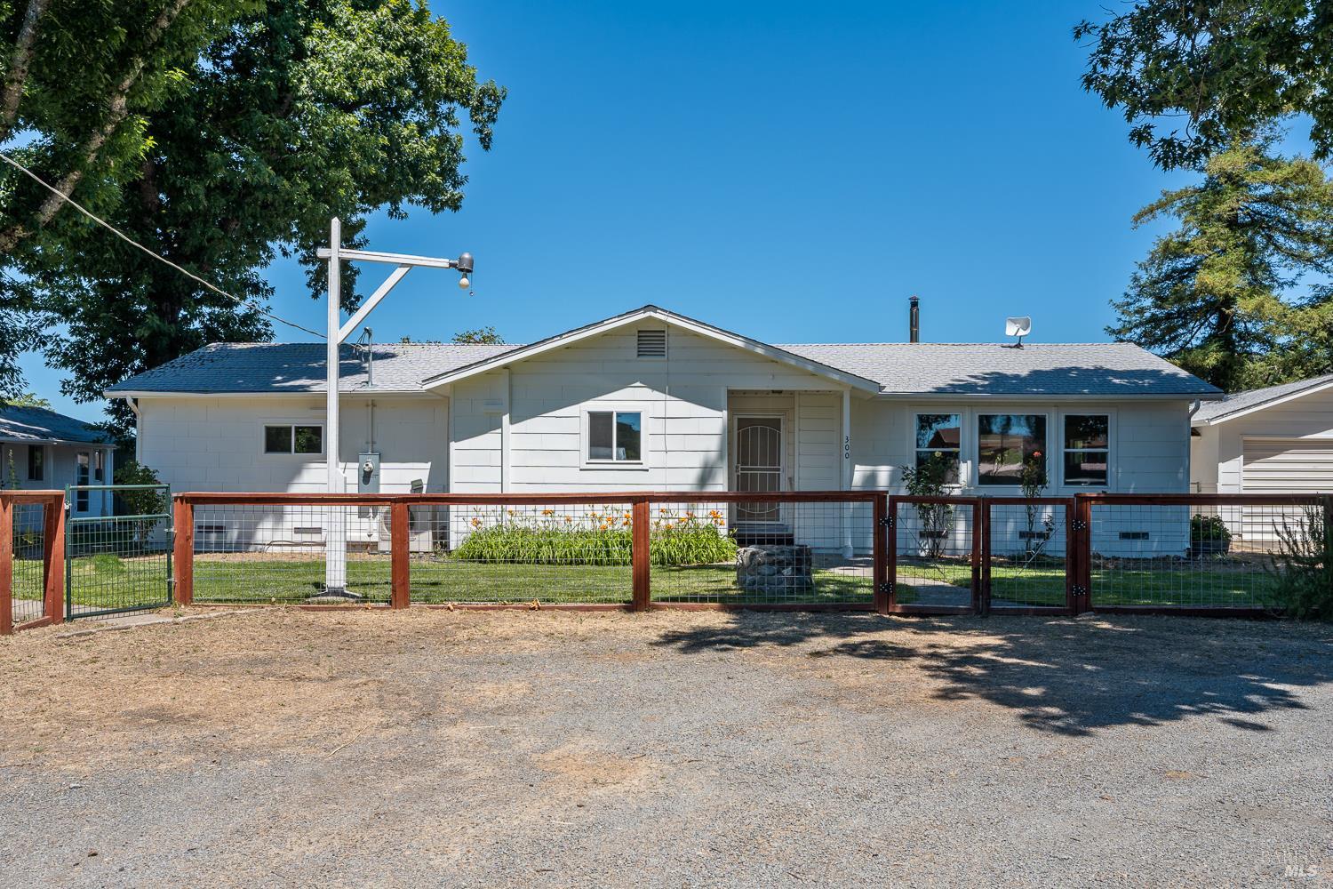 300 Bradford Lane Hopland CA 95449