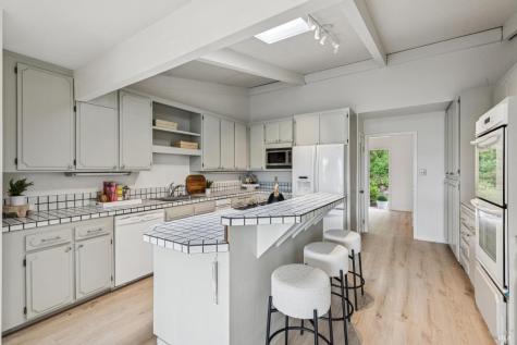99 Glenside Way San Rafael CA 94903