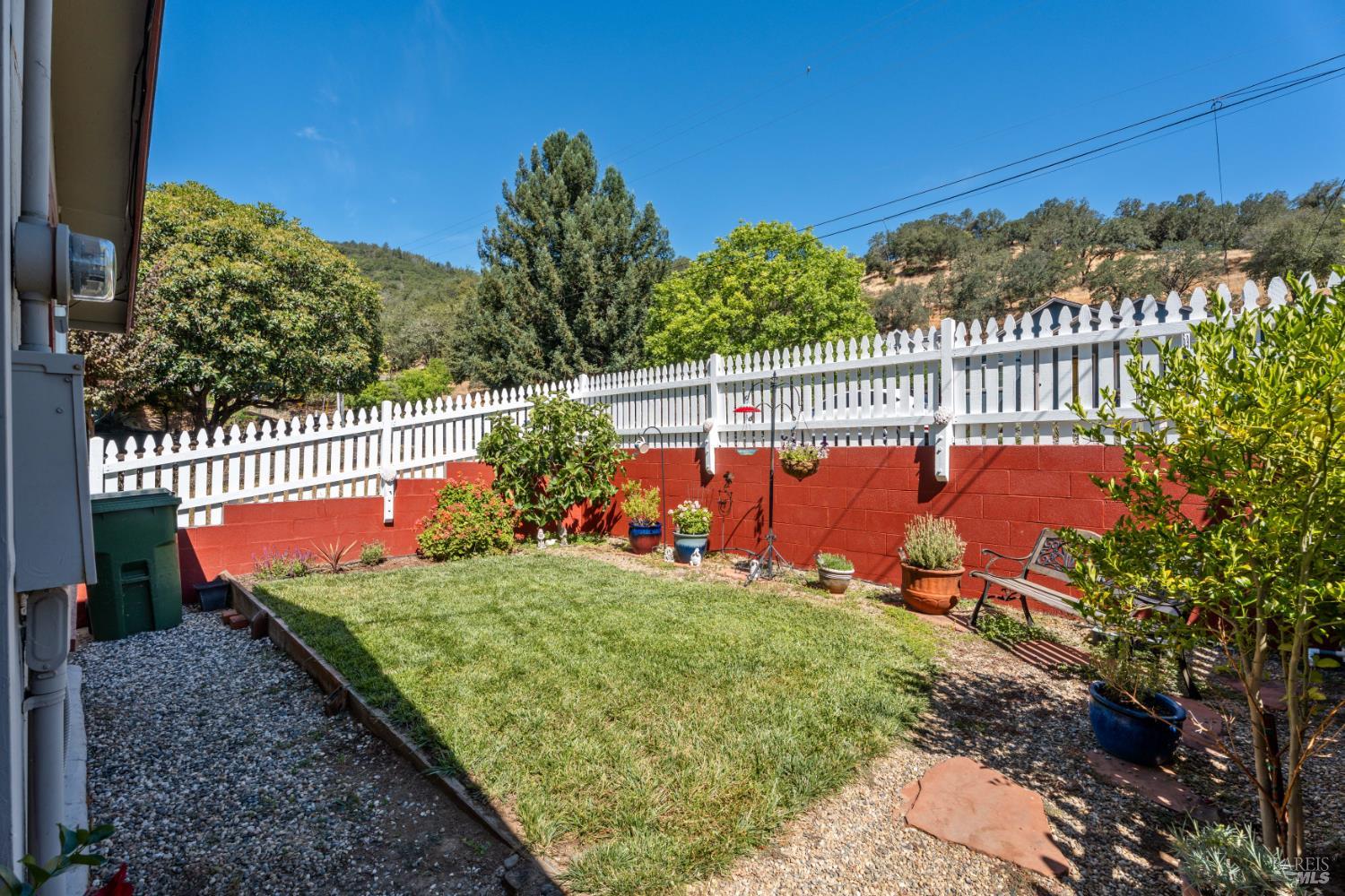 569 Redwood Avenue Ukiah CA 95482
