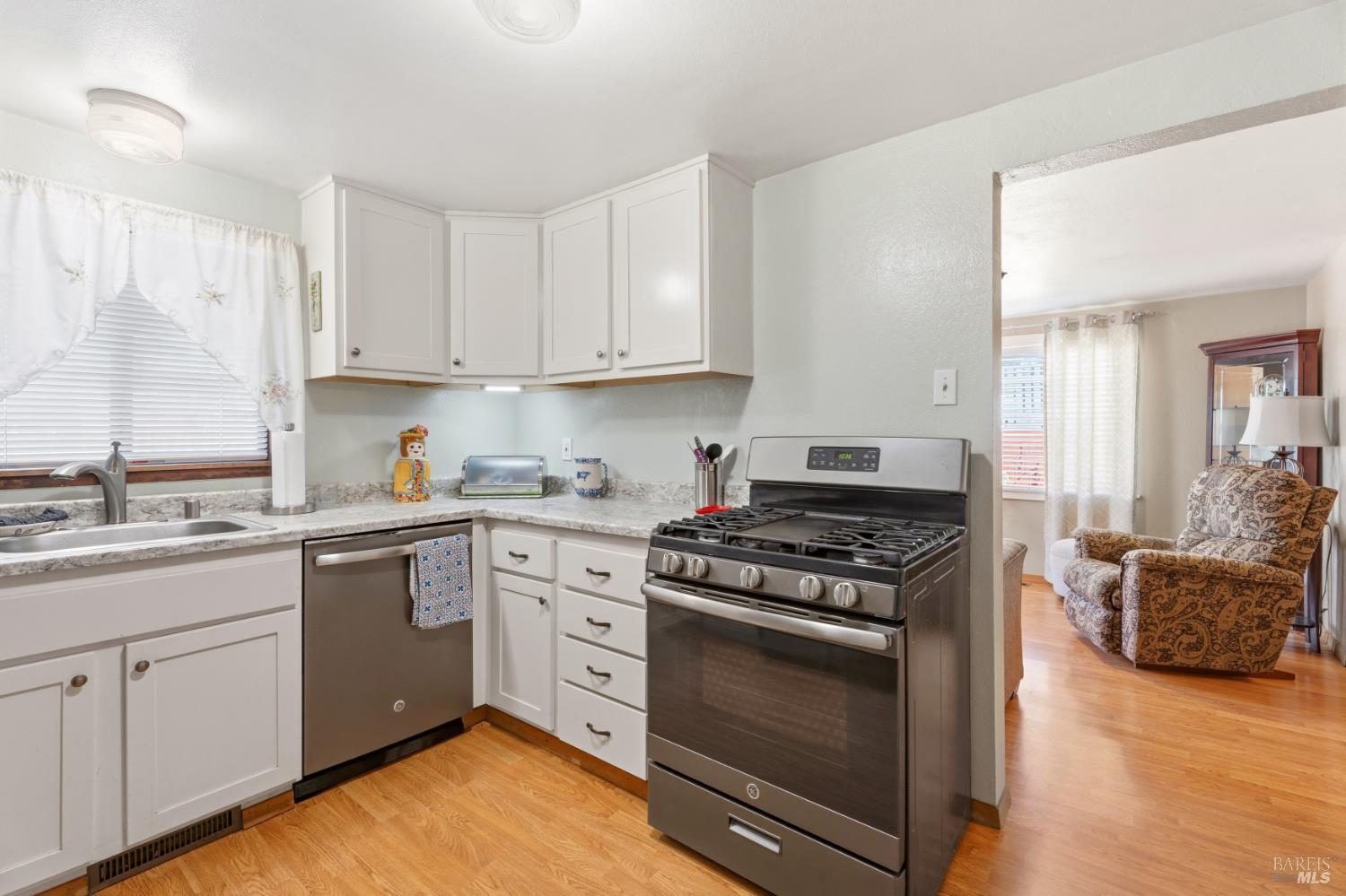 569 Redwood Avenue Ukiah CA 95482