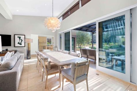 2252 W Dry Creek Road Healdsburg CA 95448
