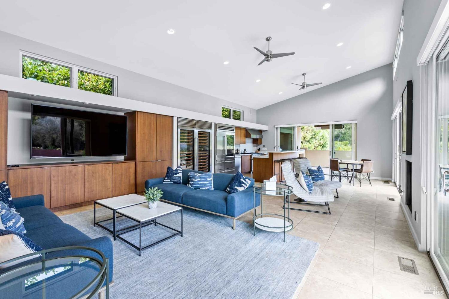 2252 W Dry Creek Road Healdsburg CA 95448