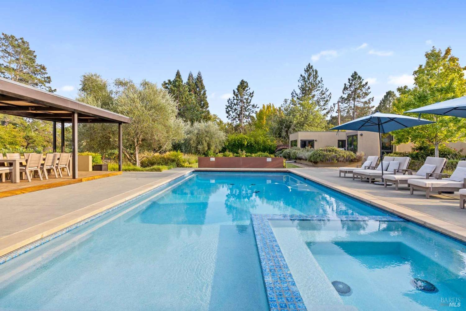 2252 W Dry Creek Road Healdsburg CA 95448