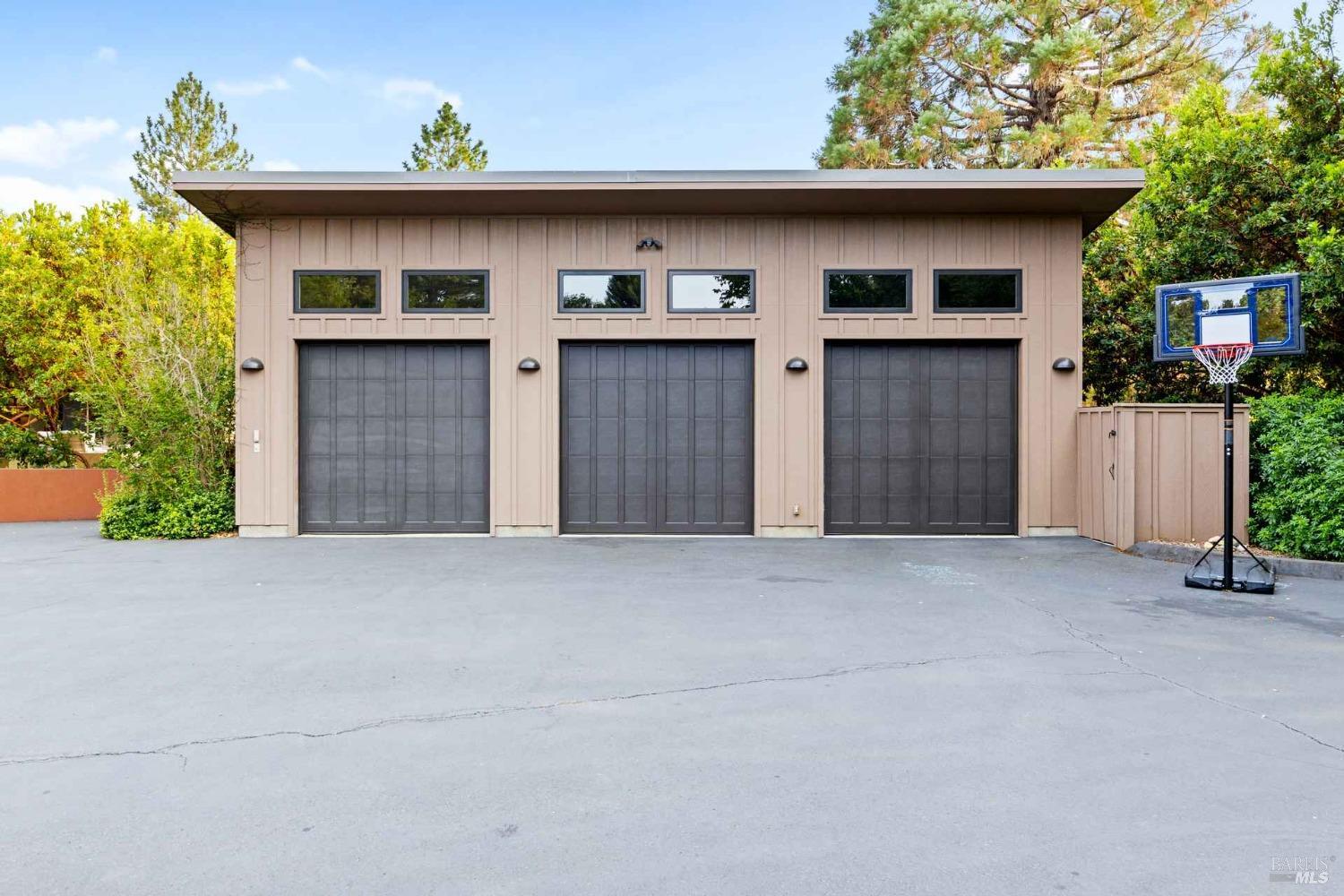 2252 W Dry Creek Road Healdsburg CA 95448