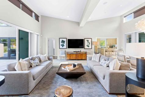 2252 W Dry Creek Road Healdsburg CA 95448