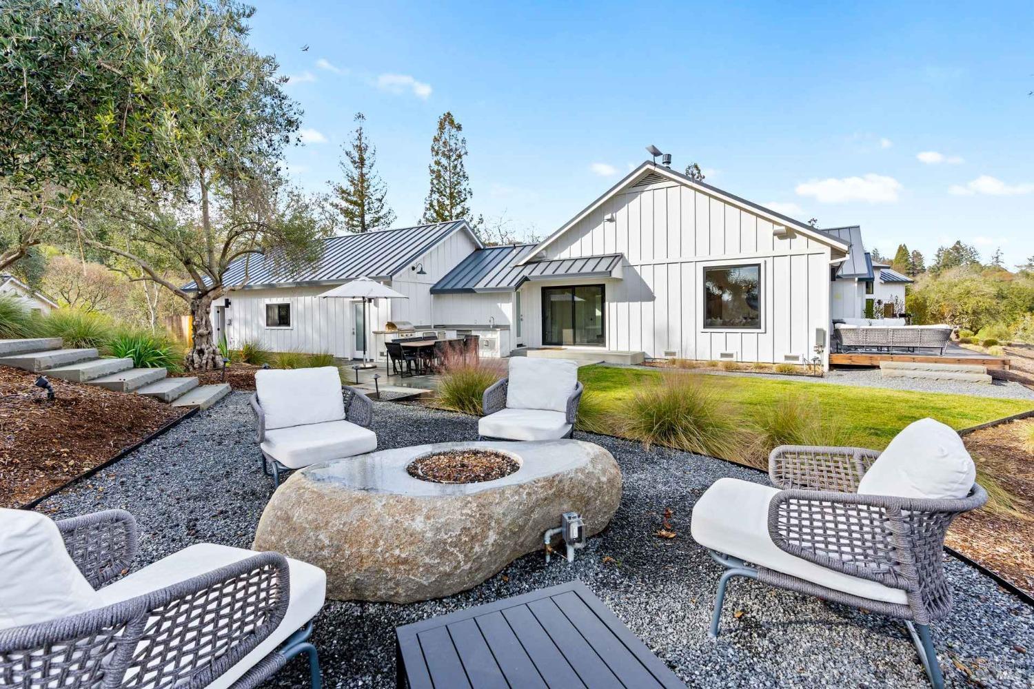 6165 W Dry Creek Road Healdsburg CA 95448