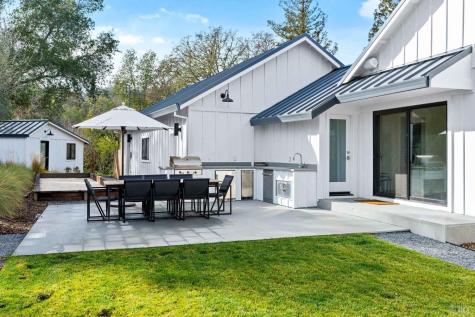 6165 W Dry Creek Road Healdsburg CA 95448