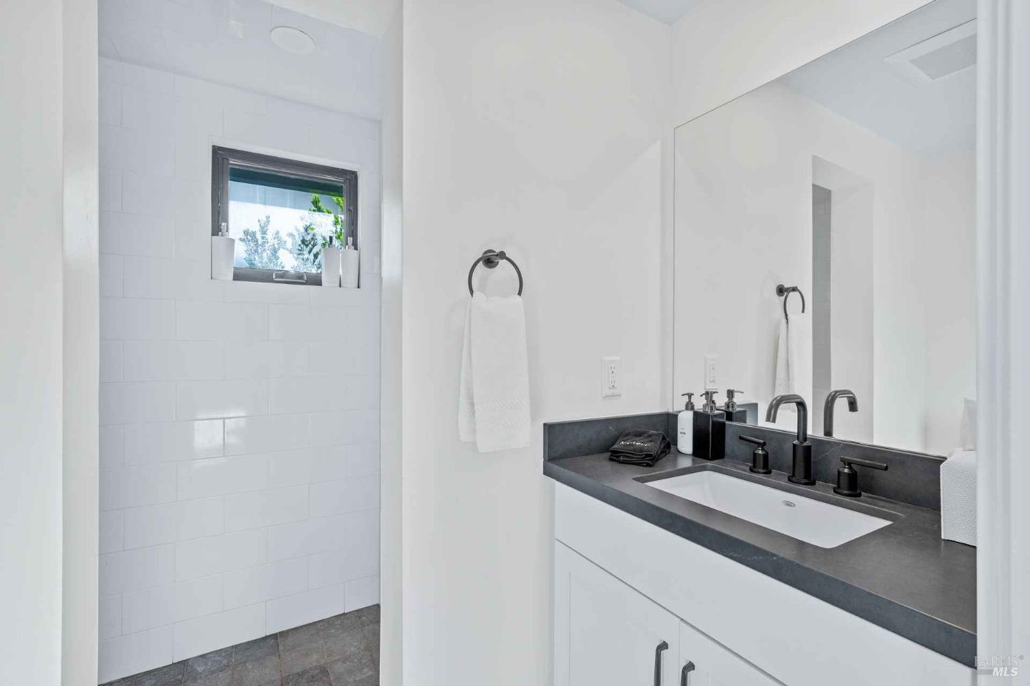 6165 W Dry Creek Road Healdsburg CA 95448
